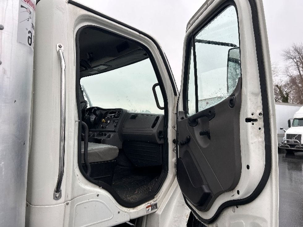 Medium Duty Box Truck-Light and Medium Duty Trucks-Freightliner-2020-M2-Pennsauken-NJ-56,100\n\t\tmiles-$ 64,500 - Image 20