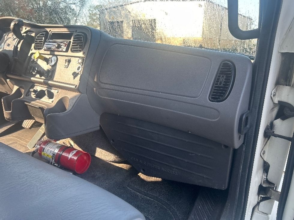 Medium Duty Box Truck-Light and Medium Duty Trucks-Freightliner-2020-M2-Pensacola-FL-128,290\n\t\tmiles-$ 56,250 - Image 20