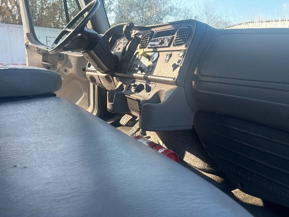 Medium Duty Box Truck-Light and Medium Duty Trucks-Freightliner-2020-M2-Pensacola-FL-128,290\n\t\tmiles-$ 56,250 - Image 21