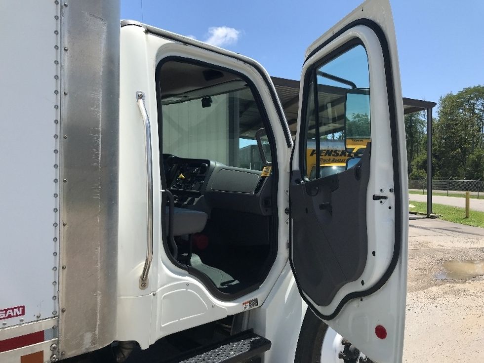 Medium Duty Box Truck-Light and Medium Duty Trucks-Freightliner-2020-M2-Pensacola-FL-166,536\n\t\tmiles-$ 58,250 - Image 19