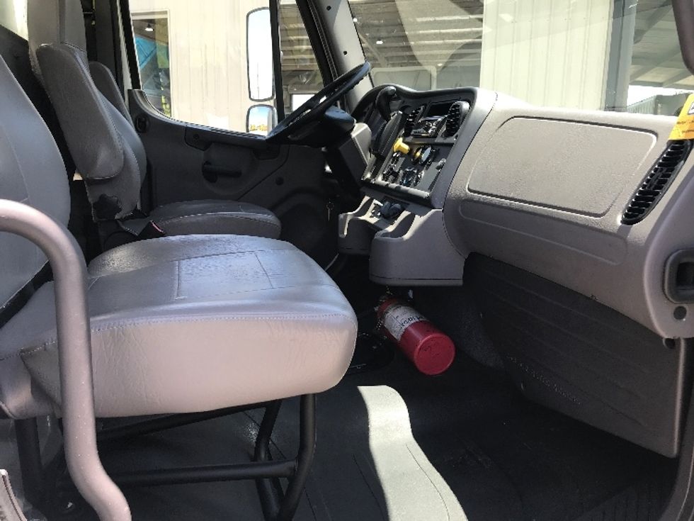 Medium Duty Box Truck-Light and Medium Duty Trucks-Freightliner-2020-M2-Pensacola-FL-166,536\n\t\tmiles-$ 58,250 - Image 21