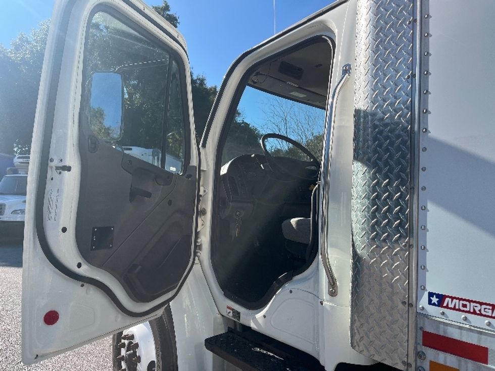 Medium Duty Box Truck-Light and Medium Duty Trucks-Freightliner-2020-M2-Pensacola-FL-35,524\n\t\tmiles-$ 70,250 - Image 16