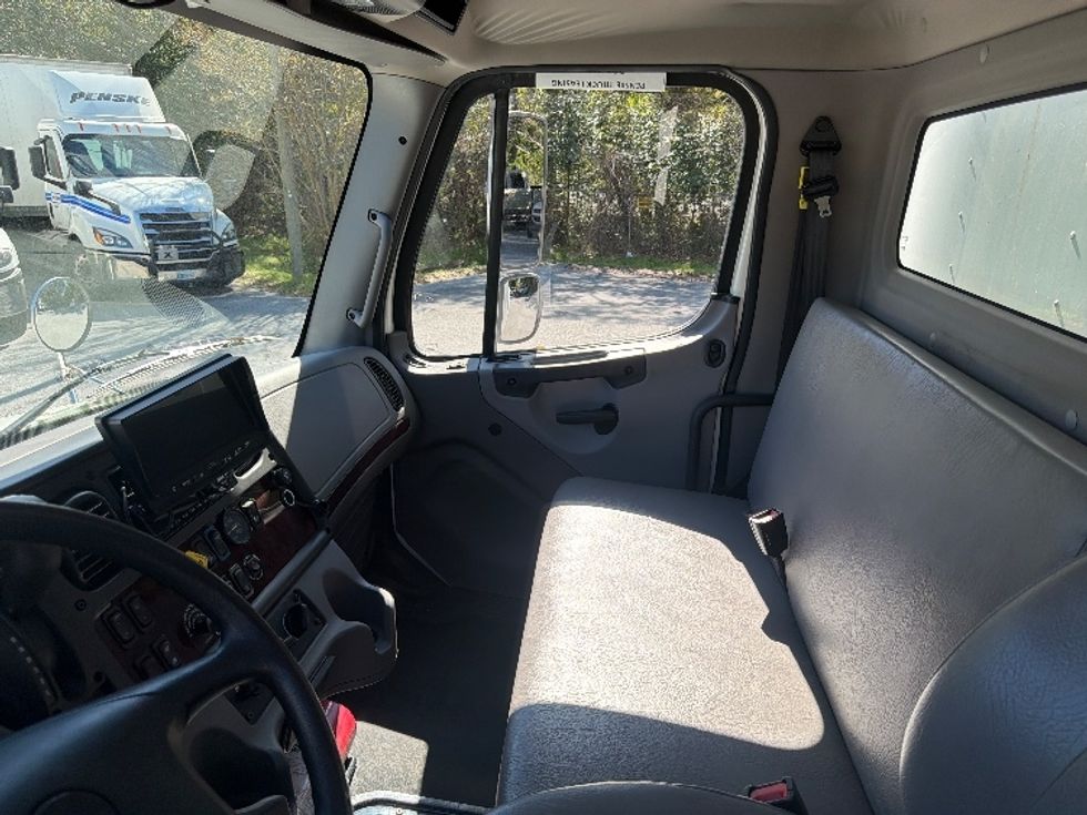 Medium Duty Box Truck-Light and Medium Duty Trucks-Freightliner-2020-M2-Pensacola-FL-71,801\n\t\tmiles-$ 57,250 - Image 19