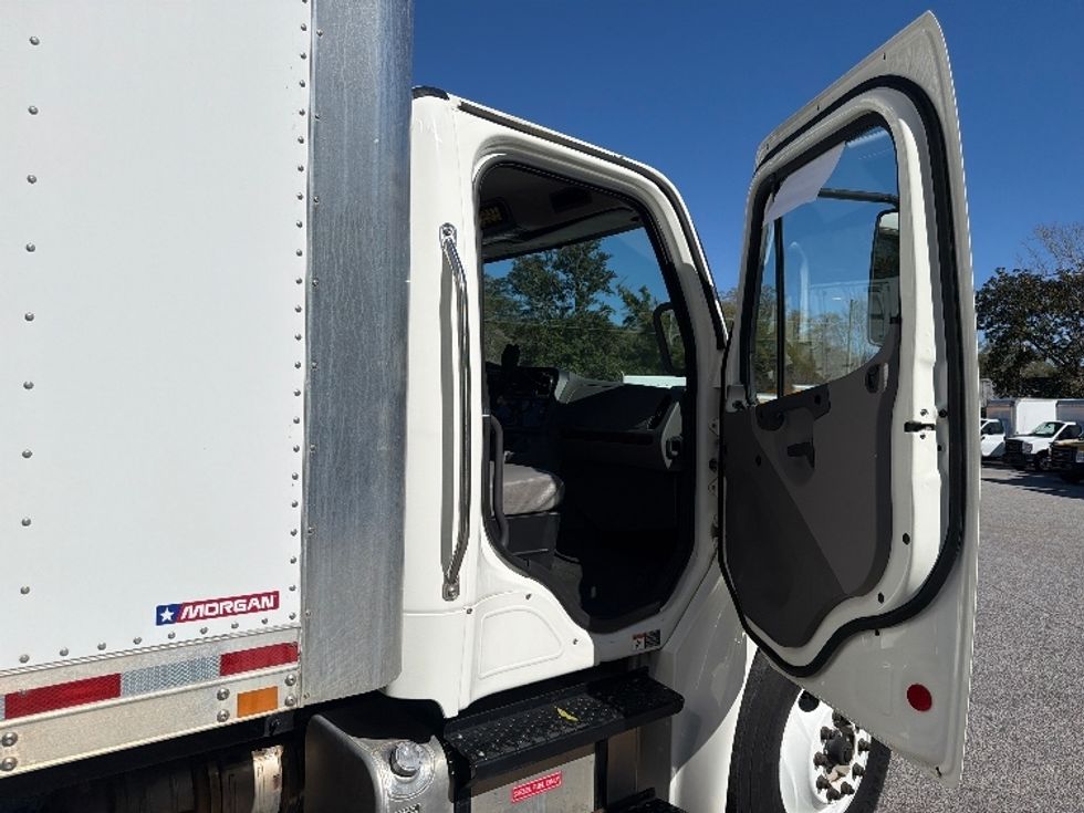 Medium Duty Box Truck-Light and Medium Duty Trucks-Freightliner-2020-M2-Pensacola-FL-71,801\n\t\tmiles-$ 57,250 - Image 20