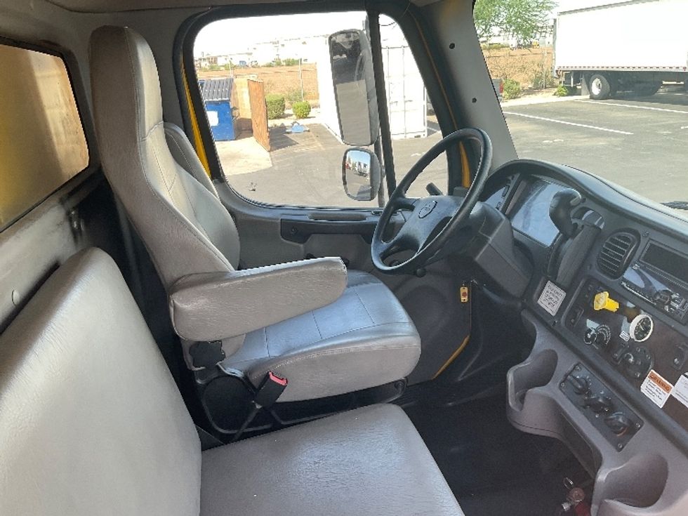 Medium Duty Box Truck-Light and Medium Duty Trucks-Freightliner-2020-M2-Phoenix-AZ-132,957\n\t\tmiles-$ 60,750 - Image 22