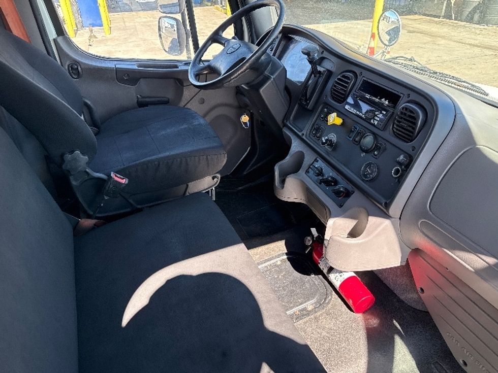 Medium Duty Box Truck-Light and Medium Duty Trucks-Freightliner-2020-M2-Phoenix-AZ-135,501\n\t\tmiles-$ 59,750 - Image 22