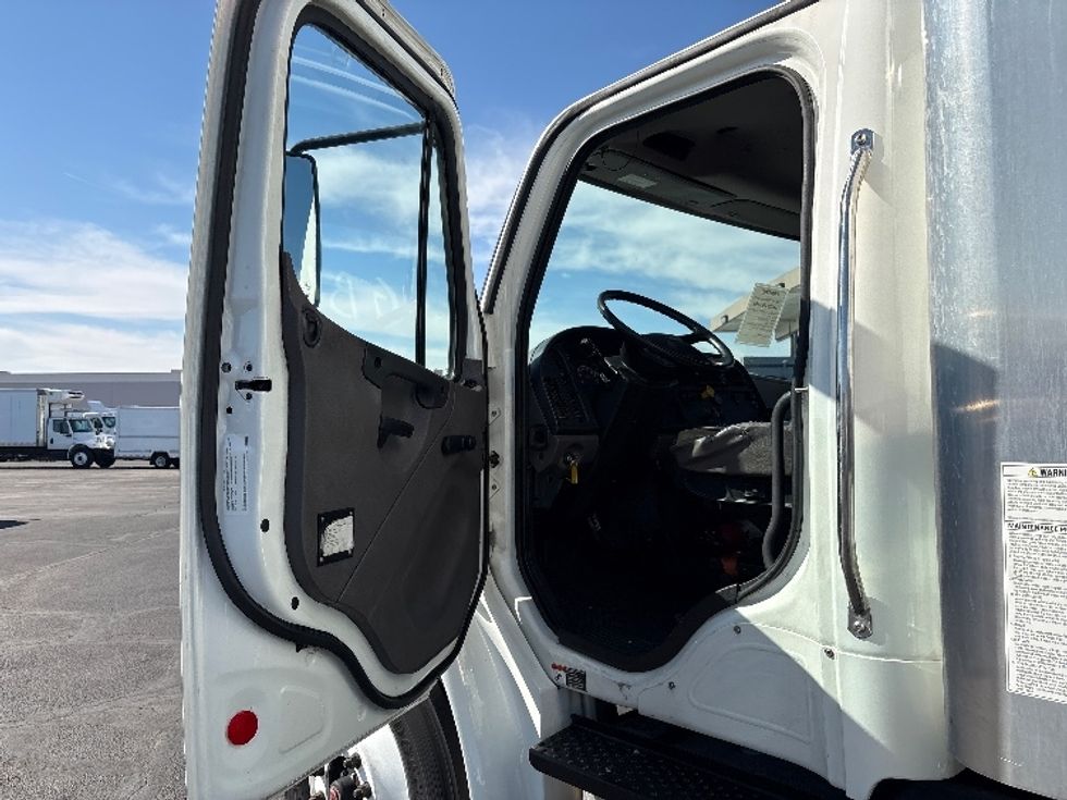 Medium Duty Box Truck-Light and Medium Duty Trucks-Freightliner-2020-M2-Phoenix-AZ-137,645\n\t\tmiles-$ 62,000 - Image 16