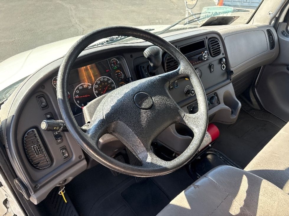 Medium Duty Box Truck-Light and Medium Duty Trucks-Freightliner-2020-M2-Phoenix-AZ-137,645\n\t\tmiles-$ 62,000 - Image 17