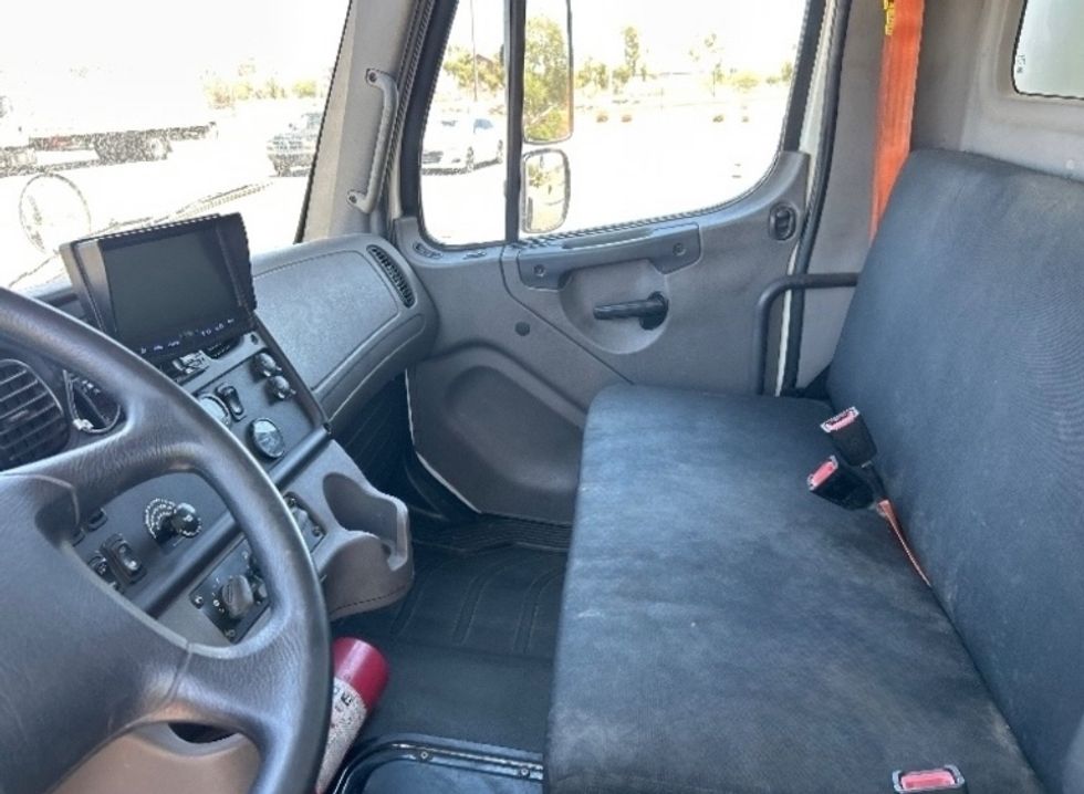 Medium Duty Box Truck-Light and Medium Duty Trucks-Freightliner-2020-M2-Phoenix-AZ-147,500\n\t\tmiles-$ 58,000 - Image 19