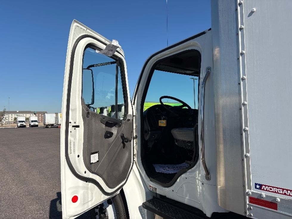 Medium Duty Box Truck-Light and Medium Duty Trucks-Freightliner-2020-M2-Phoenix-AZ-181,688\n\t\tmiles-$ 55,250 - Image 16