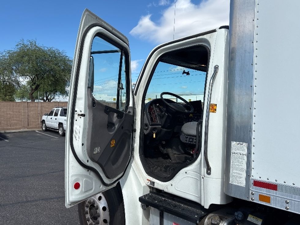 Medium Duty Box Truck-Light and Medium Duty Trucks-Freightliner-2020-M2-Phoenix-AZ-208,300\n\t\tmiles-$ 36,750 - Image 16