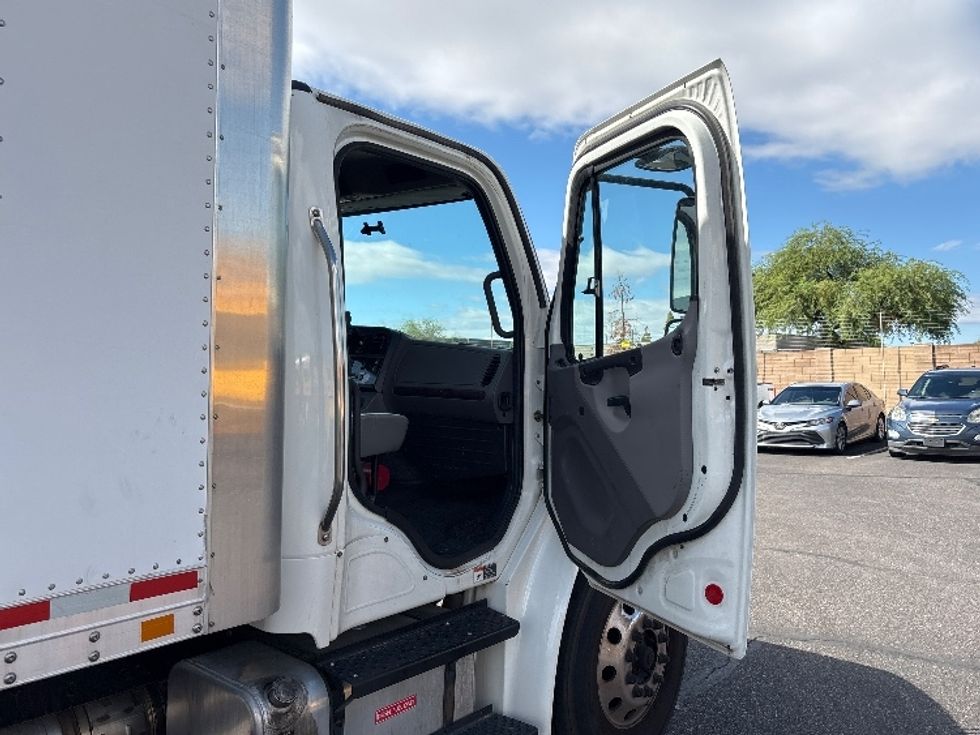 Medium Duty Box Truck-Light and Medium Duty Trucks-Freightliner-2020-M2-Phoenix-AZ-208,300\n\t\tmiles-$ 36,750 - Image 19