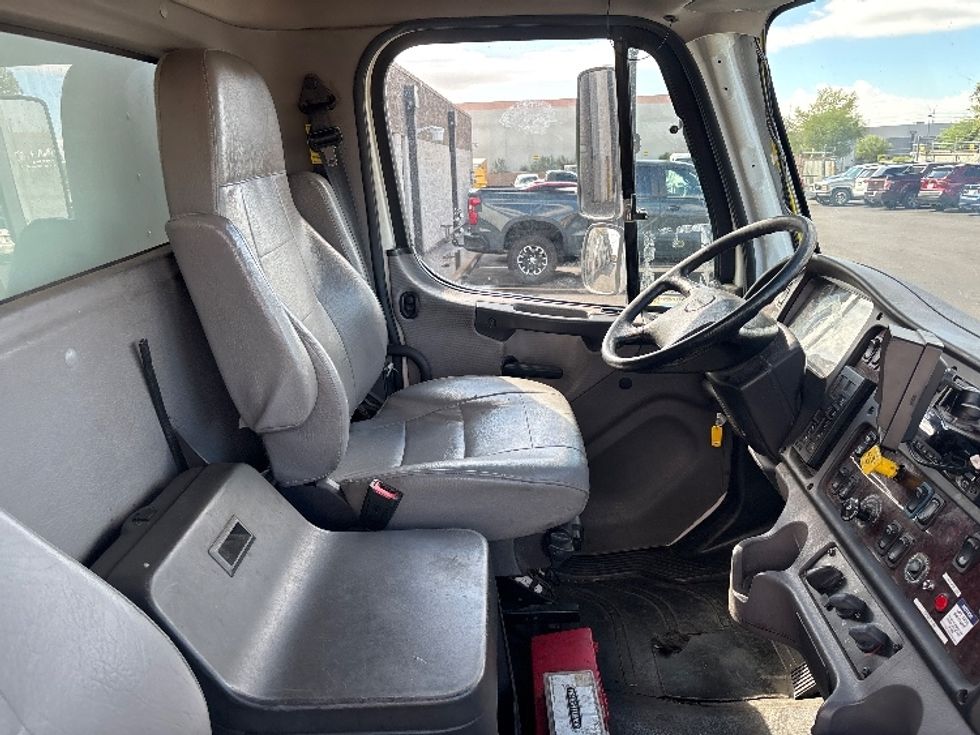 Medium Duty Box Truck-Light and Medium Duty Trucks-Freightliner-2020-M2-Phoenix-AZ-208,300\n\t\tmiles-$ 36,750 - Image 21