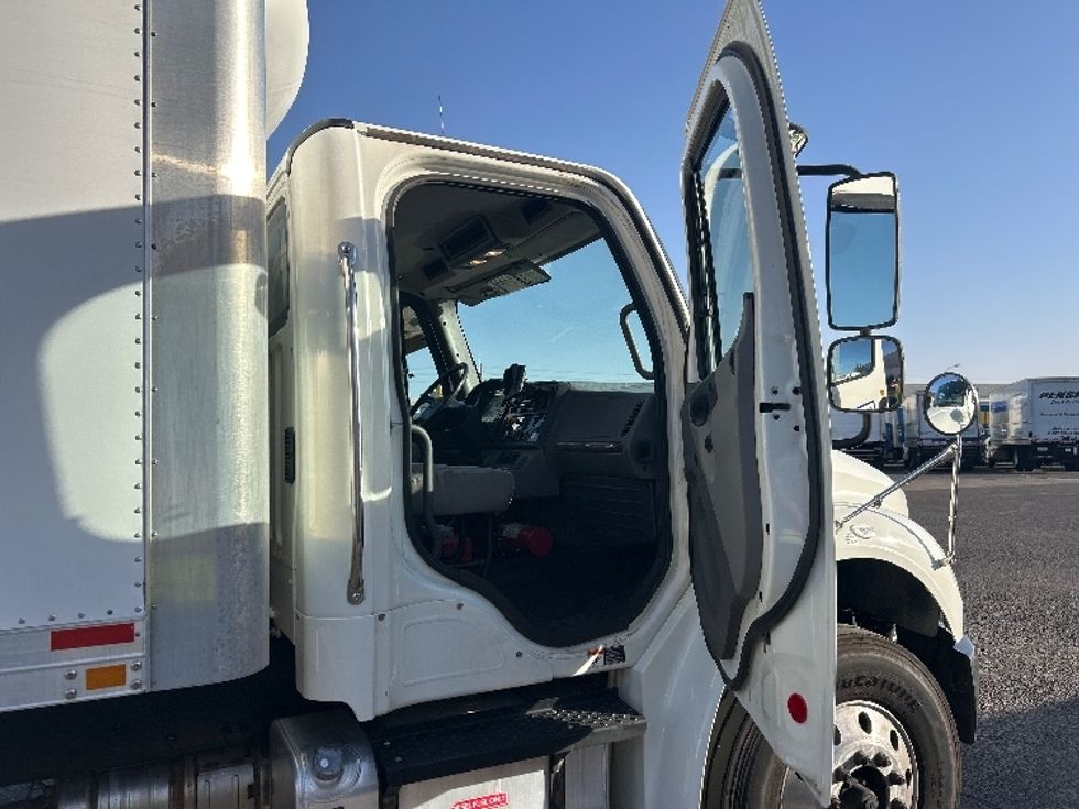 Medium Duty Box Truck-Light and Medium Duty Trucks-Freightliner-2020-M2-Phoenix-AZ-217,005\n\t\tmiles-$ 32,750 - Image 20