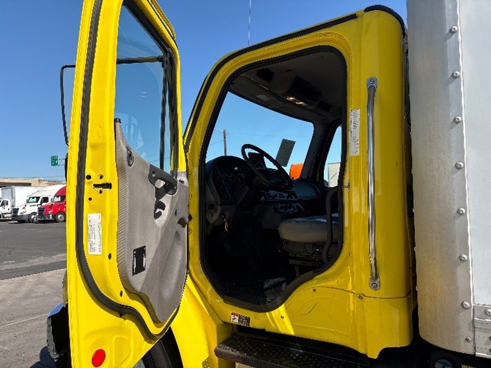 Medium Duty Box Truck-Light and Medium Duty Trucks-Freightliner-2020-M2-Phoenix-AZ-272,456\n\t\tmiles-$ 38,250 - Image 16