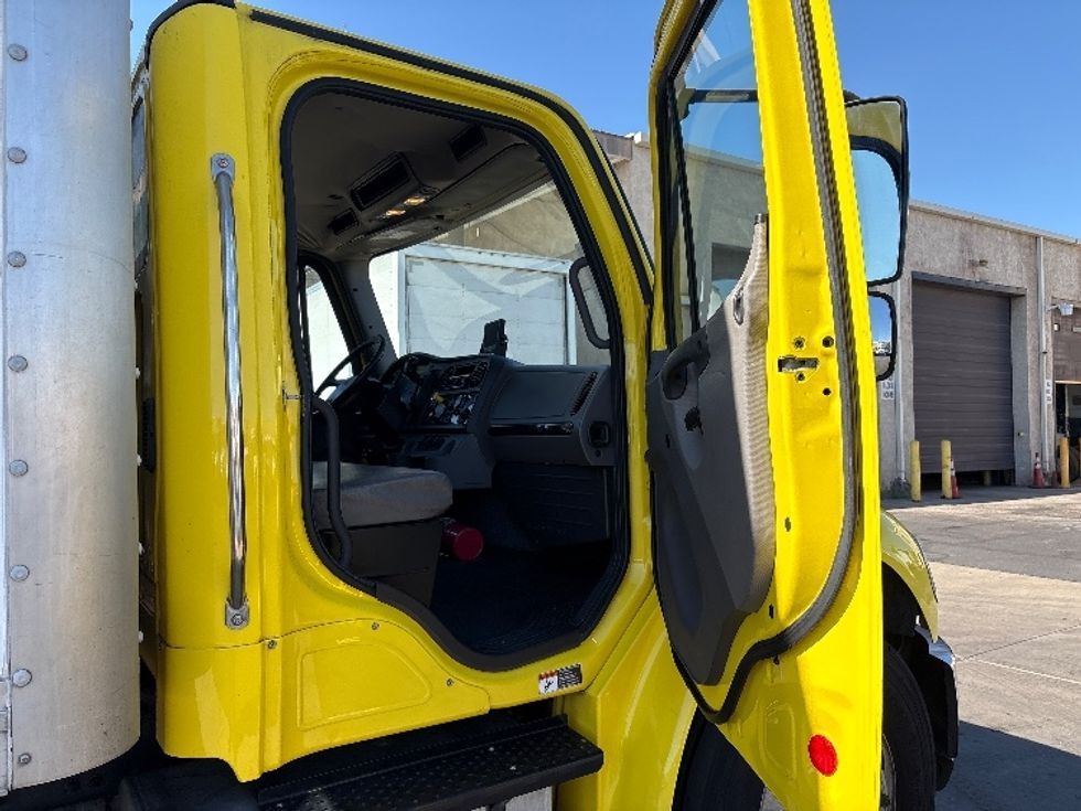 Medium Duty Box Truck-Light and Medium Duty Trucks-Freightliner-2020-M2-Phoenix-AZ-272,456\n\t\tmiles-$ 38,250 - Image 20