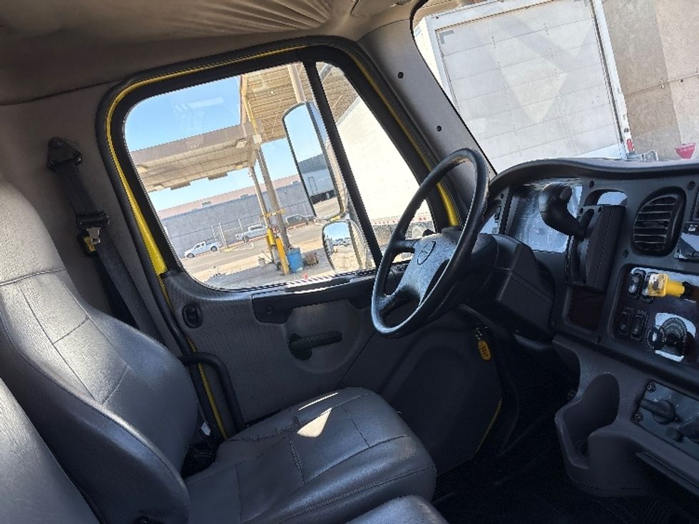 Medium Duty Box Truck-Light and Medium Duty Trucks-Freightliner-2020-M2-Phoenix-AZ-272,456\n\t\tmiles-$ 38,250 - Image 22