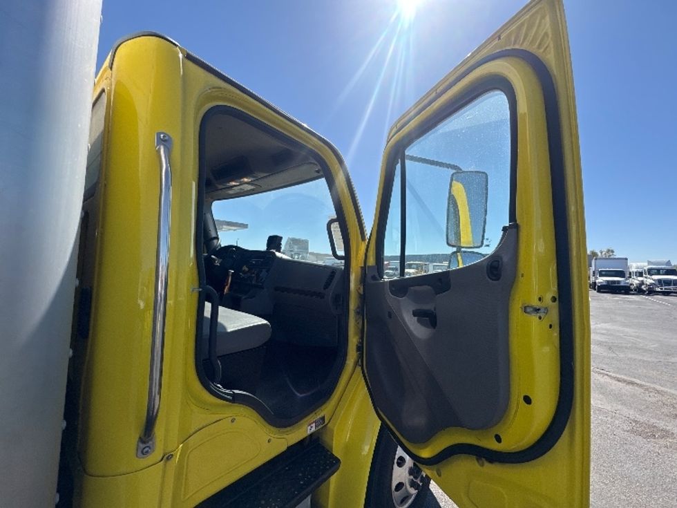 Medium Duty Box Truck-Light and Medium Duty Trucks-Freightliner-2020-M2-Phoenix-AZ-285,980\n\t\tmiles-$ 36,500 - Image 20
