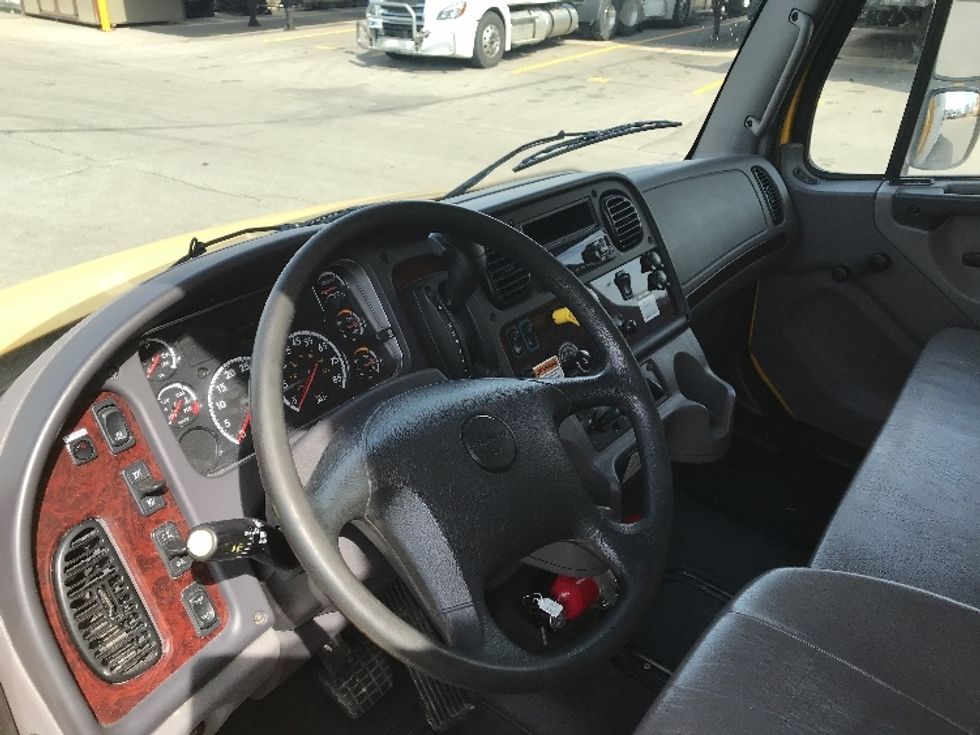 Medium Duty Box Truck-Light and Medium Duty Trucks-Freightliner-2020-M2-Piqua-OH-104,937\n\t\tmiles-$ 58,500 - Image 17