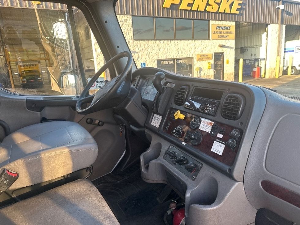 Medium Duty Box Truck-Light and Medium Duty Trucks-Freightliner-2020-M2-Piqua-OH-256,603\n\t\tmiles-$ 40,500 - Image 22