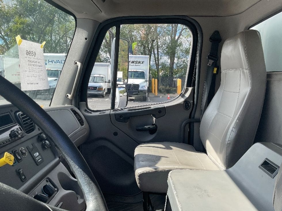 Medium Duty Box Truck-Light and Medium Duty Trucks-Freightliner-2020-M2-Pittsburgh-PA-161,848\n\t\tmiles-$ 56,500 - Image 19