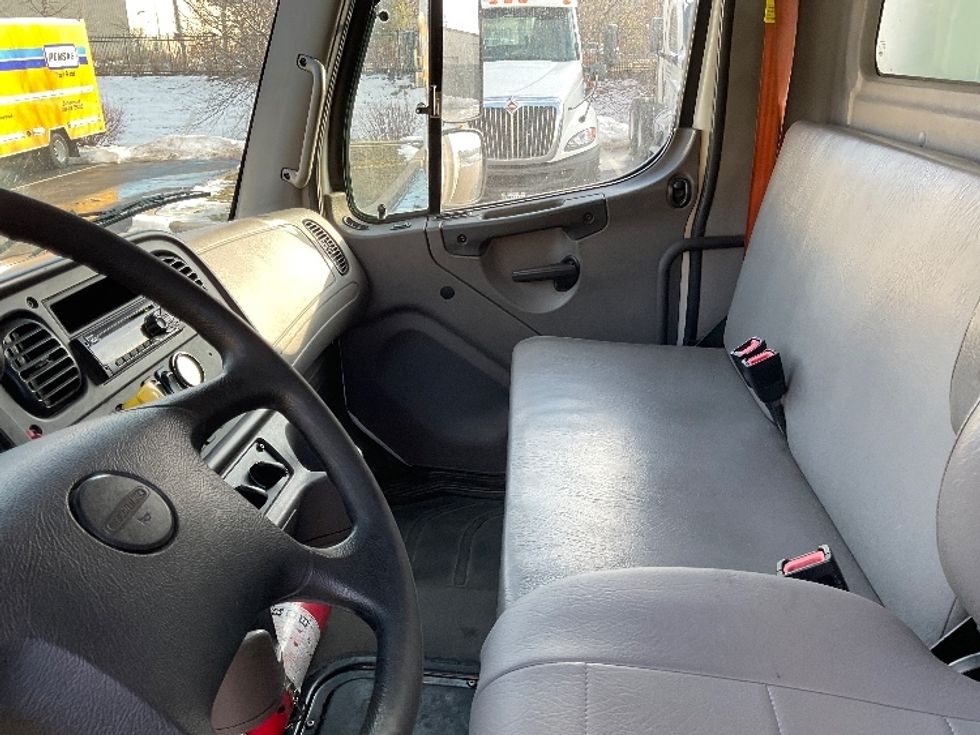 Medium Duty Box Truck-Light and Medium Duty Trucks-Freightliner-2020-M2-Pittsburgh-PA-215,856\n\t\tmiles-$ 45,000 - Image 17