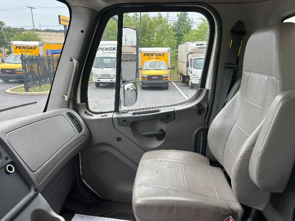 Medium Duty Box Truck-Light and Medium Duty Trucks-Freightliner-2020-M2-Pittsburgh-PA-411,012\n\t\tmiles-$ 23,000 - Image 19