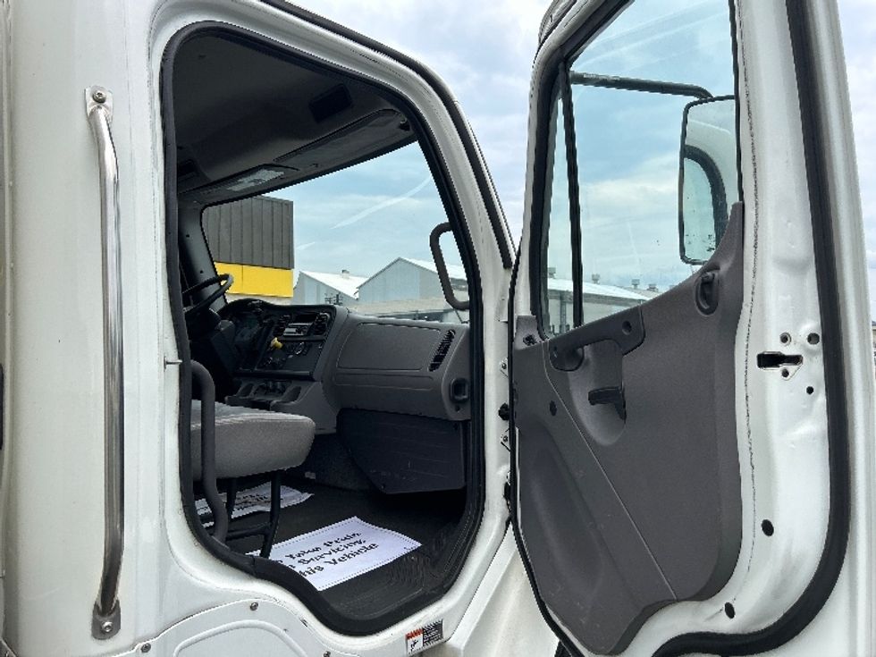 Medium Duty Box Truck-Light and Medium Duty Trucks-Freightliner-2020-M2-Pittsburgh-PA-411,012\n\t\tmiles-$ 23,000 - Image 20