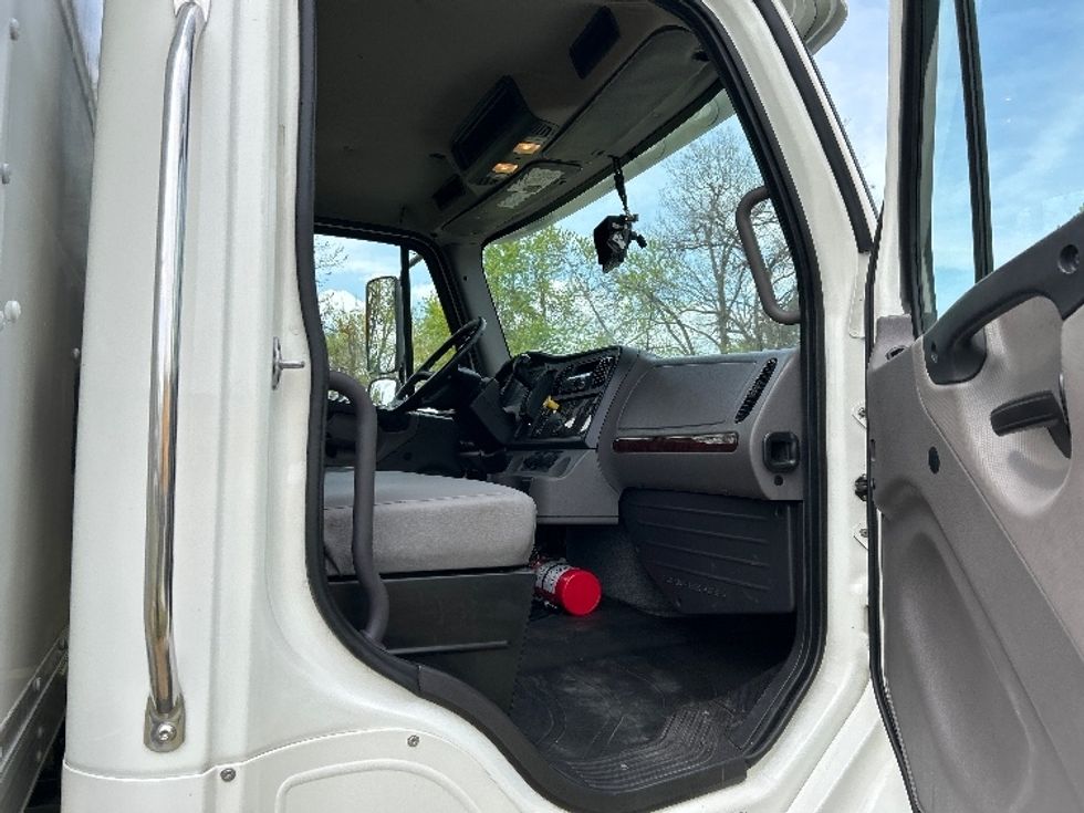Medium Duty Box Truck-Light and Medium Duty Trucks-Freightliner-2020-M2-Poplar Bluff-MO-109,199\n\t\tmiles-$ 68,250 - Image 20