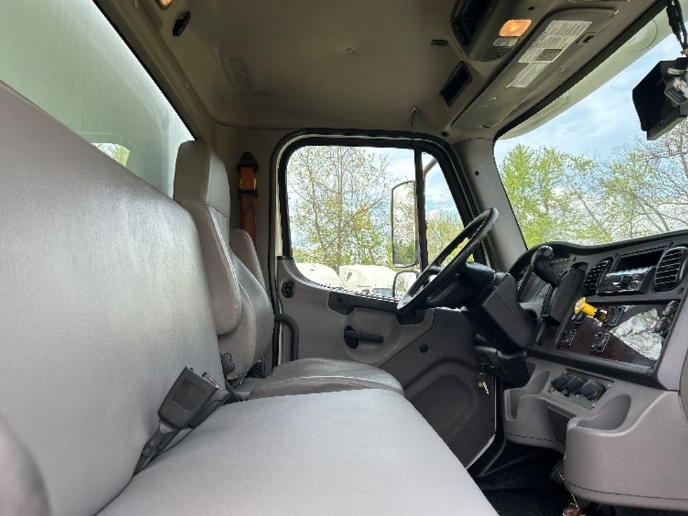 Medium Duty Box Truck-Light and Medium Duty Trucks-Freightliner-2020-M2-Poplar Bluff-MO-109,199\n\t\tmiles-$ 68,250 - Image 22