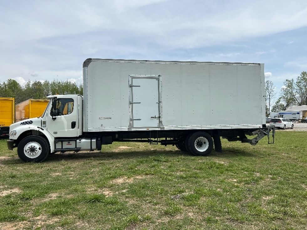 Medium Duty Box Truck-Light and Medium Duty Trucks-Freightliner-2020-M2-Poplar Bluff-MO-109,199\n\t\tmiles-$ 68,250 - Image 4