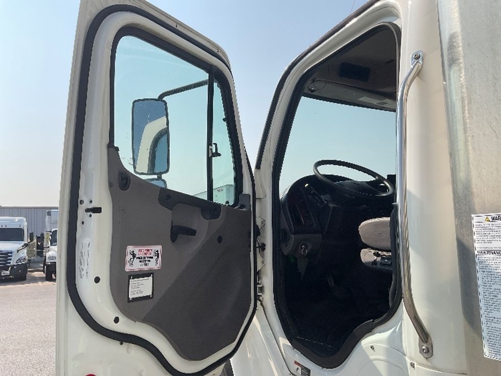 Medium Duty Box Truck-Light and Medium Duty Trucks-Freightliner-2020-M2-Poplar Bluff-MO-239,558\n\t\tmiles-$ 32,000 - Image 16