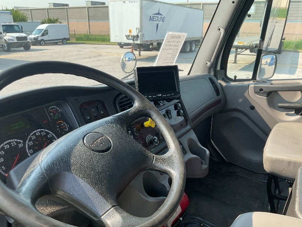 Medium Duty Box Truck-Light and Medium Duty Trucks-Freightliner-2020-M2-Poplar Bluff-MO-239,558\n\t\tmiles-$ 32,000 - Image 17