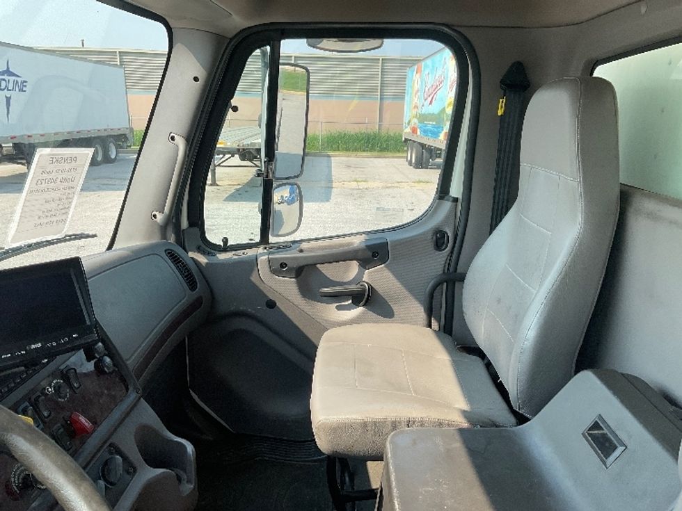 Medium Duty Box Truck-Light and Medium Duty Trucks-Freightliner-2020-M2-Poplar Bluff-MO-239,558\n\t\tmiles-$ 32,000 - Image 19