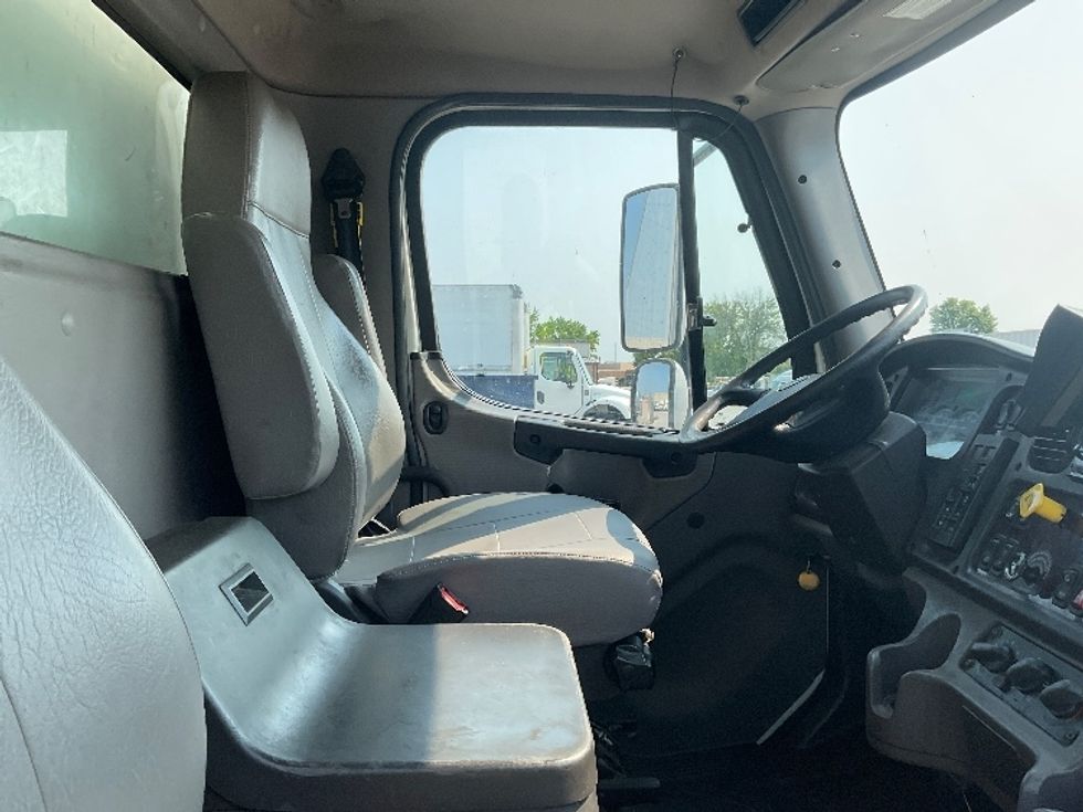 Medium Duty Box Truck-Light and Medium Duty Trucks-Freightliner-2020-M2-Poplar Bluff-MO-239,558\n\t\tmiles-$ 32,000 - Image 22
