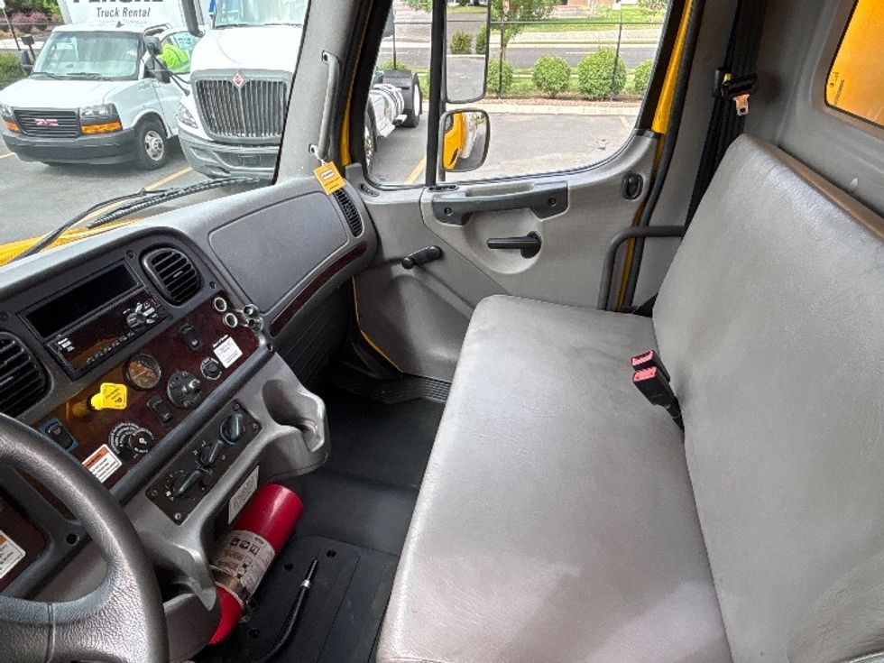Medium Duty Box Truck-Light and Medium Duty Trucks-Freightliner-2020-M2-Portland-OR-135,482\n\t\tmiles-$ 63,500 - Image 19