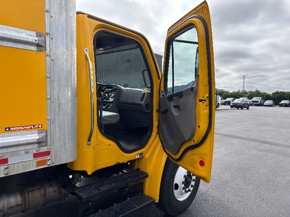 Medium Duty Box Truck-Light and Medium Duty Trucks-Freightliner-2020-M2-Portland-OR-135,482\n\t\tmiles-$ 63,500 - Image 20