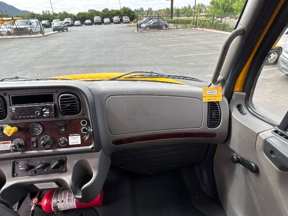 Medium Duty Box Truck-Light and Medium Duty Trucks-Freightliner-2020-M2-Portland-OR-135,482\n\t\tmiles-$ 63,500 - Image 21