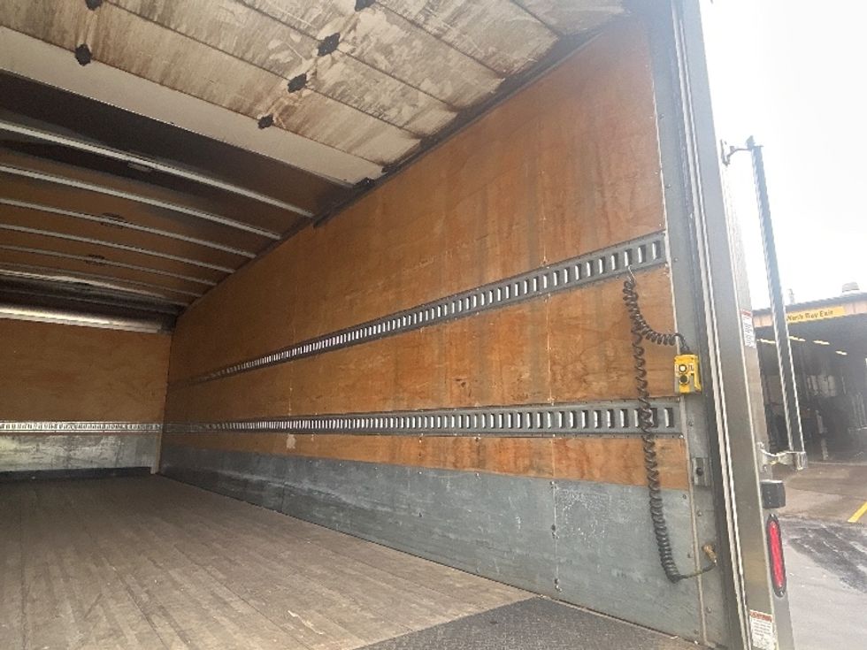 Medium Duty Box Truck-Light and Medium Duty Trucks-Freightliner-2020-M2-Portland-OR-203,854\n\t\tmiles-$ 35,750 - Image 12