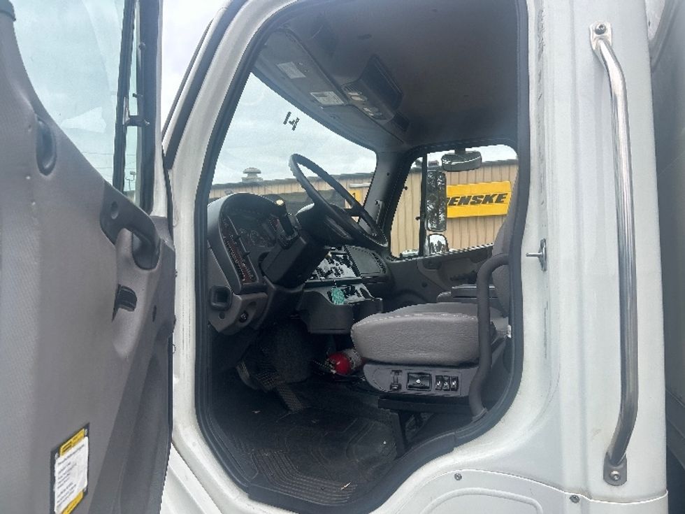 Medium Duty Box Truck-Light and Medium Duty Trucks-Freightliner-2020-M2-Portland-OR-203,854\n\t\tmiles-$ 35,750 - Image 16