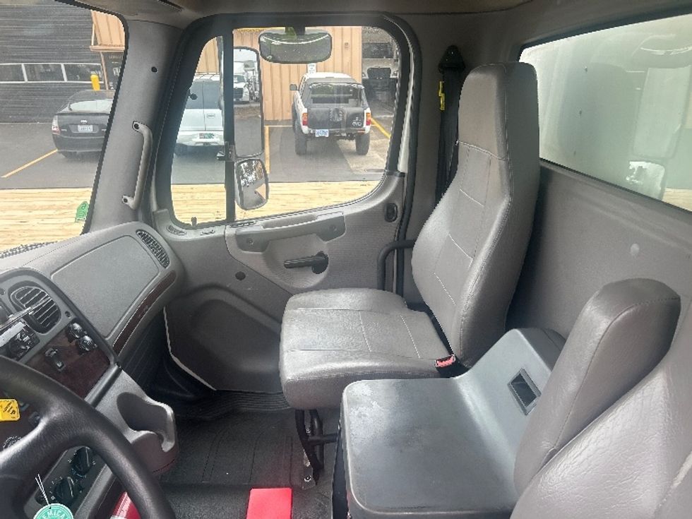 Medium Duty Box Truck-Light and Medium Duty Trucks-Freightliner-2020-M2-Portland-OR-203,854\n\t\tmiles-$ 35,750 - Image 19