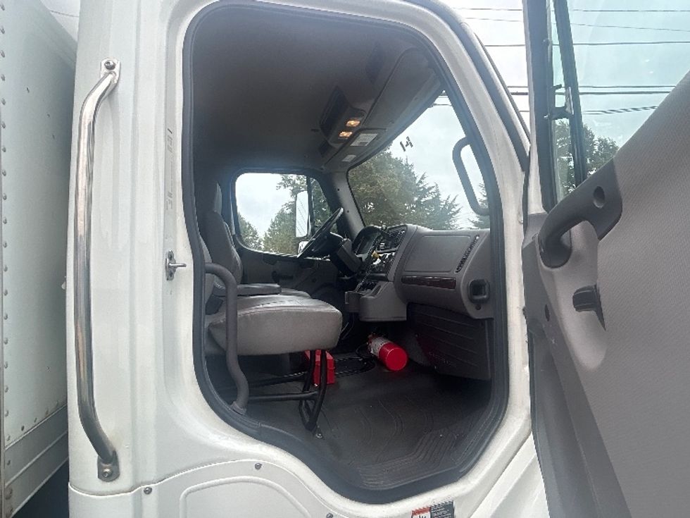 Medium Duty Box Truck-Light and Medium Duty Trucks-Freightliner-2020-M2-Portland-OR-203,854\n\t\tmiles-$ 35,750 - Image 20
