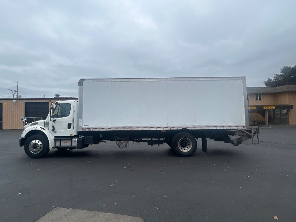 Medium Duty Box Truck-Light and Medium Duty Trucks-Freightliner-2020-M2-Portland-OR-203,854\n\t\tmiles-$ 35,750 - Image 4