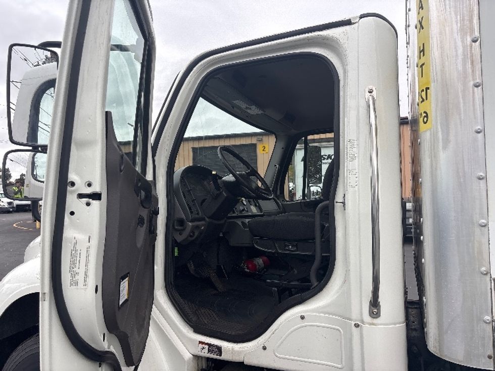 Medium Duty Box Truck-Light and Medium Duty Trucks-Freightliner-2020-M2-Portland-OR-250,282\n\t\tmiles-$ 43,750 - Image 16