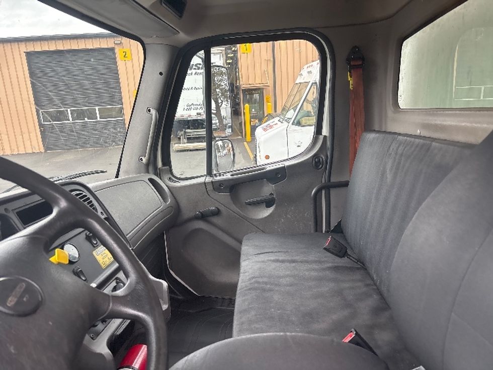 Medium Duty Box Truck-Light and Medium Duty Trucks-Freightliner-2020-M2-Portland-OR-250,282\n\t\tmiles-$ 43,750 - Image 19