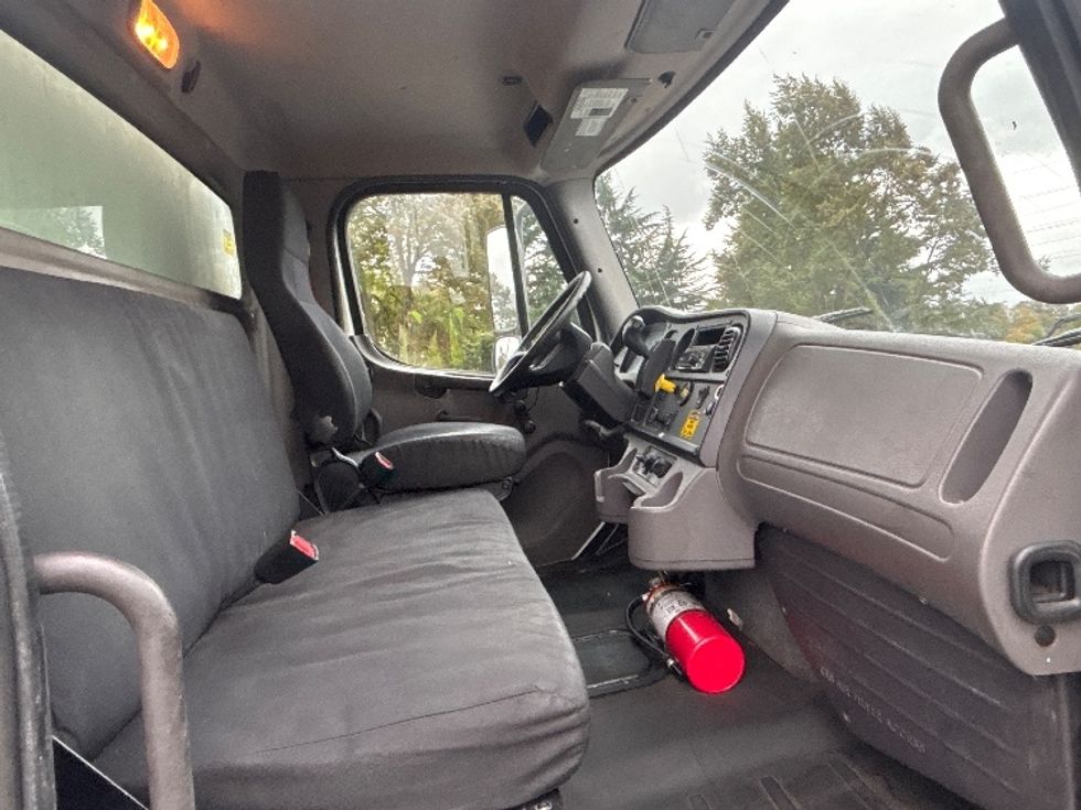 Medium Duty Box Truck-Light and Medium Duty Trucks-Freightliner-2020-M2-Portland-OR-250,282\n\t\tmiles-$ 43,750 - Image 22