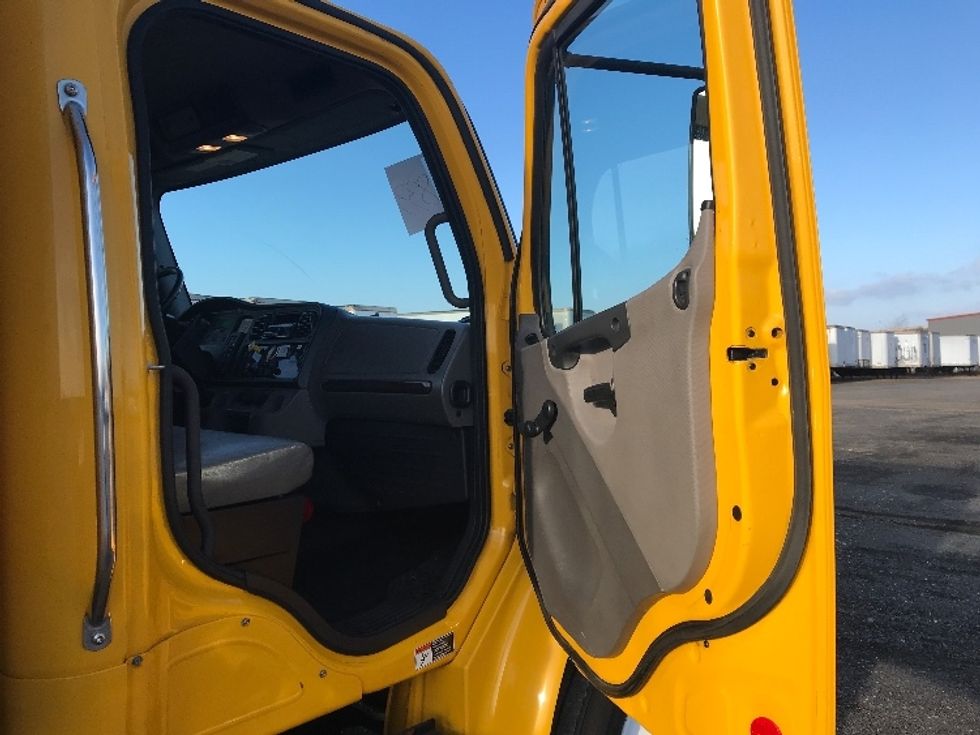 Medium Duty Box Truck-Light and Medium Duty Trucks-Freightliner-2020-M2-Pottsville-PA-225,645\n\t\tmiles-$ 36,000 - Image 16