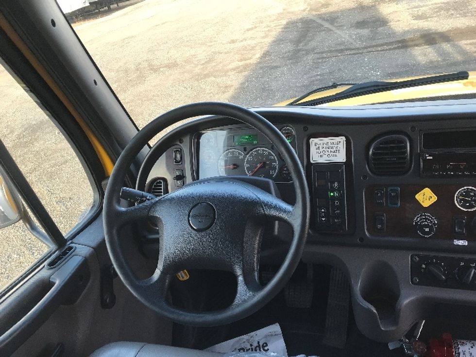 Medium Duty Box Truck-Light and Medium Duty Trucks-Freightliner-2020-M2-Pottsville-PA-225,645\n\t\tmiles-$ 36,000 - Image 17