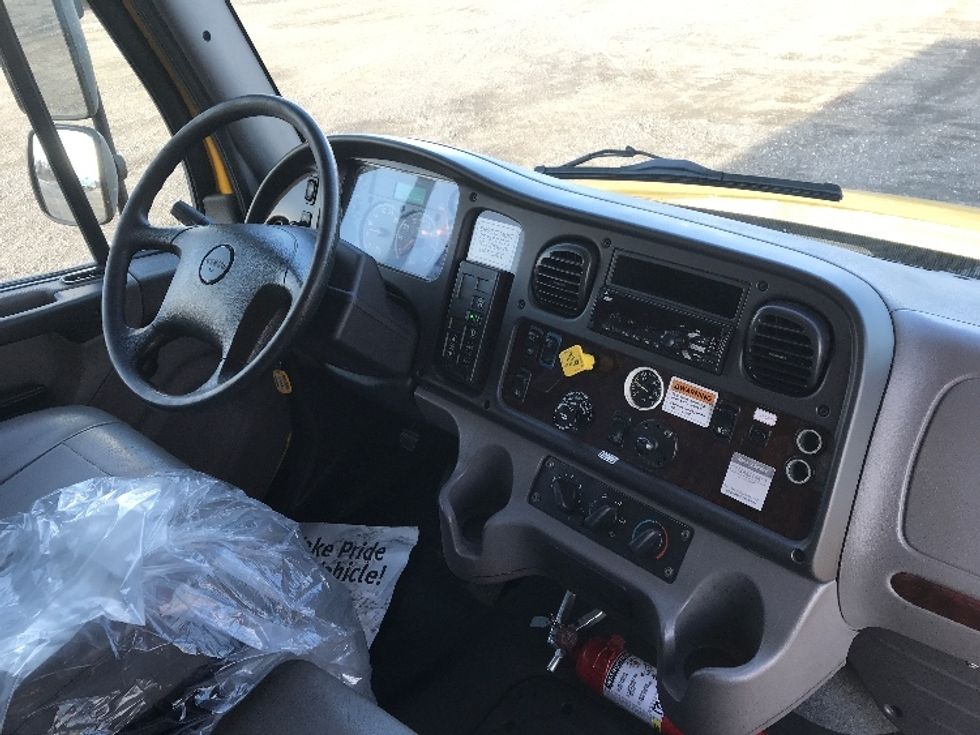 Medium Duty Box Truck-Light and Medium Duty Trucks-Freightliner-2020-M2-Pottsville-PA-225,645\n\t\tmiles-$ 36,000 - Image 18