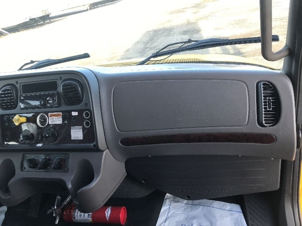 Medium Duty Box Truck-Light and Medium Duty Trucks-Freightliner-2020-M2-Pottsville-PA-225,645\n\t\tmiles-$ 36,000 - Image 21